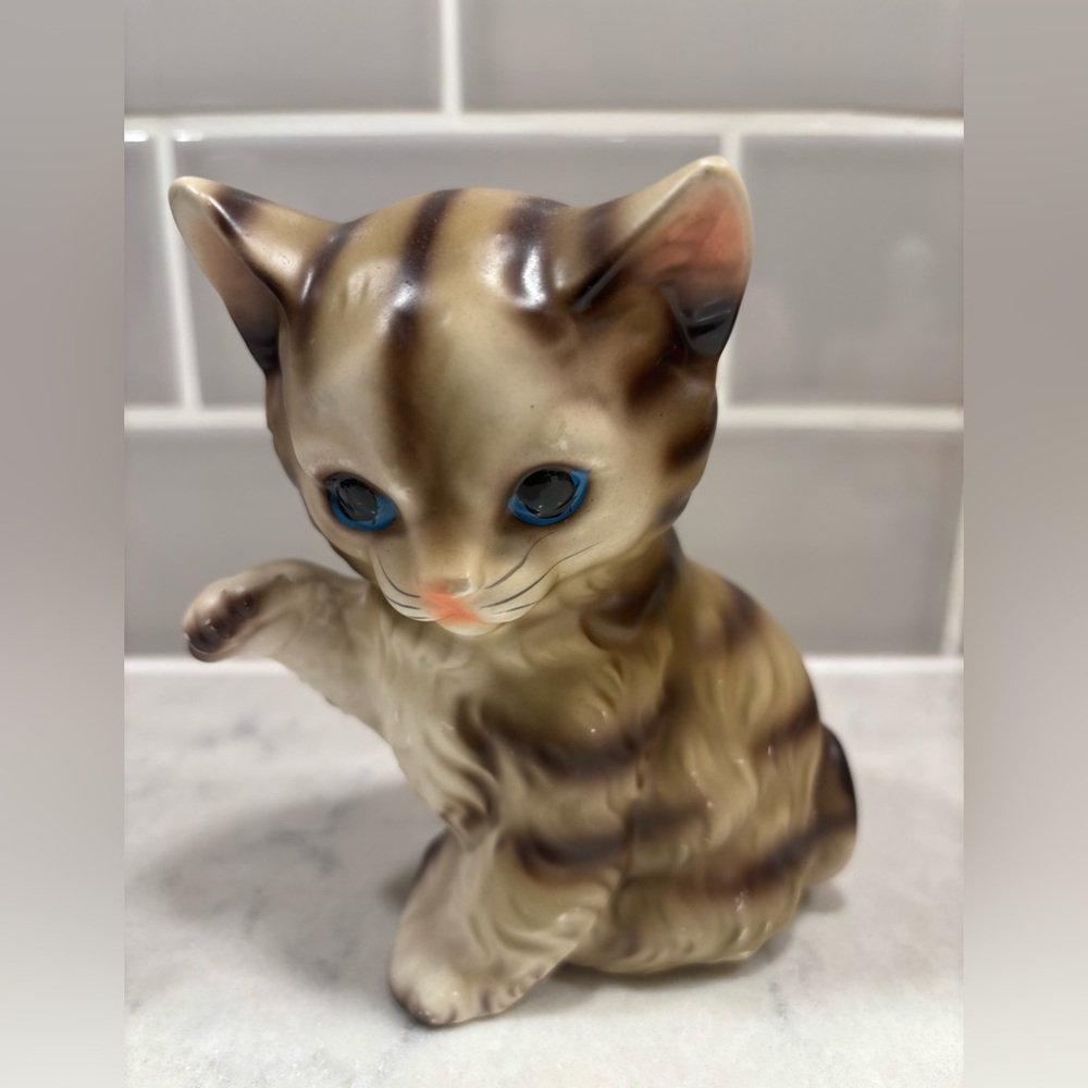 Vintage Norleans Choice Ceramic Tabby Tiger Cat With Blue Eyes made in Japan